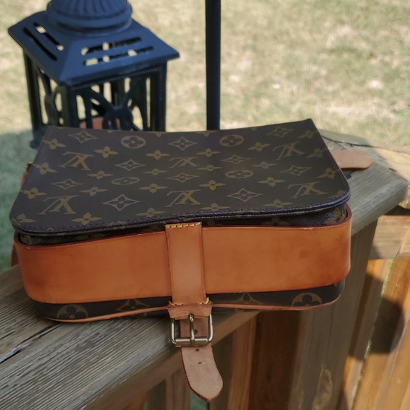 💥💥SOLD💥💥Louis Viutton CARTOUCHIERE - Picture 5 of 17